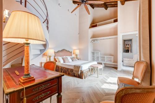 BMGA l Luxury Home with Patio in Trastevere