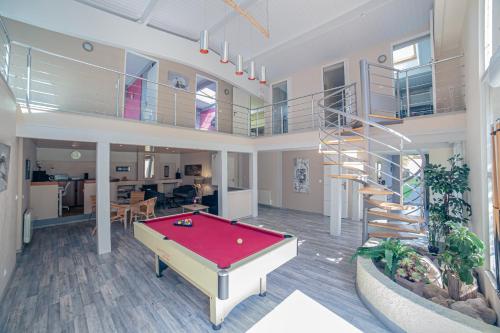 VILLA piscine-spa-sauna, 25 personnes, 5 mn océan