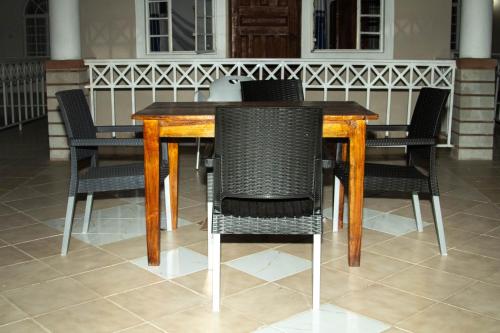 Fotografie z fotogalerie ubytování Captains Villa - where Lake Malawi and Shire River meet, historical hotel at waterfront next to the Lake Museum in Mangochi Town v destinaci Mangochi