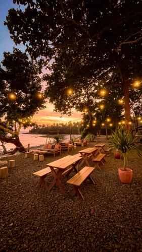 Zahrada ubytování Sunset Beach Resort Weh