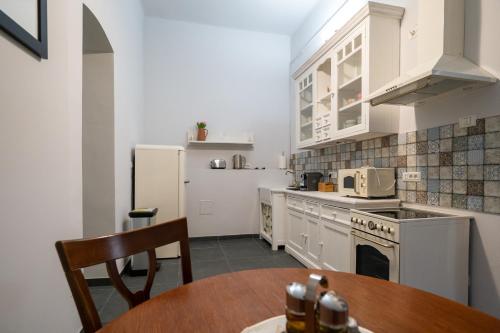 Kuhinja ili čajna kuhinja u objektu Kinsley Apartament 2