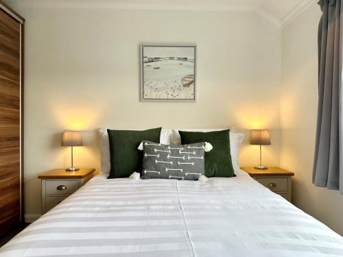 Ліжко або ліжка в номері Splendid 3 Double Bedroomed House near Oxford