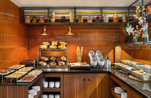 Jídlo v hotelu nebo okolí