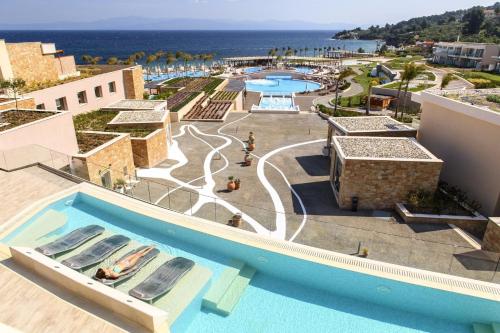 Miraggio Thermal Spa Resort — Pool view