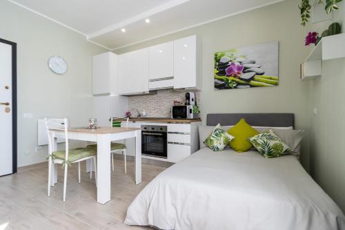 Kuchyň nebo kuchyňský kout v ubytování Monza-Station, Wi-Fi e Smart-TV