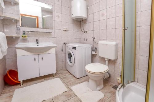 Koupelna v ubytování Apartments Mirta