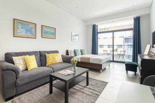 Frank Porter – Divine Residence