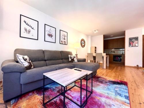 Imagen de la galería de Apartament Les 3 Valls - L'Amfitriona, en Llavorsí