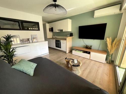 Fotografia z galérie ubytovania Superbe appartement Cocooning au calme - Piscine v destinácii Antibes