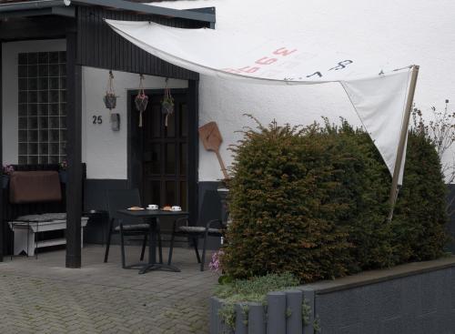 Galeriebild der Unterkunft Ferienwohnung Backes in Ettringen