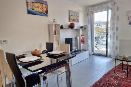 Foto Chez Lou et Dan 4P apartment with balcony elevator and secure parking 1