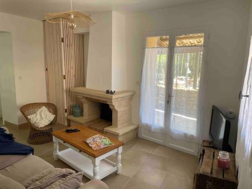 Fotografia z galérie ubytovania Le relais de Romane Logement 3 étoiles tout confort, piscine v destinácii Saint Antonin du Var