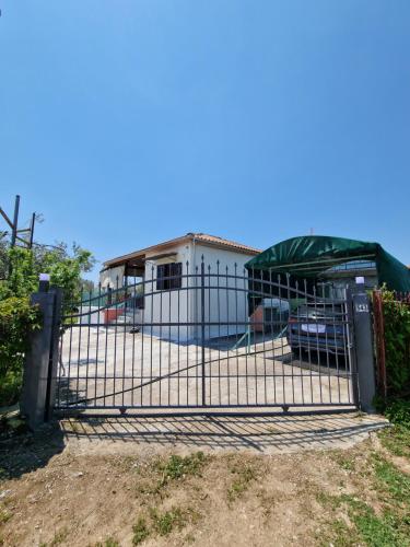 Φωτογραφία από το άλμπουμ του Dream in Chalkidiki 2 bedroom villa with garden σε Néa Tríglia