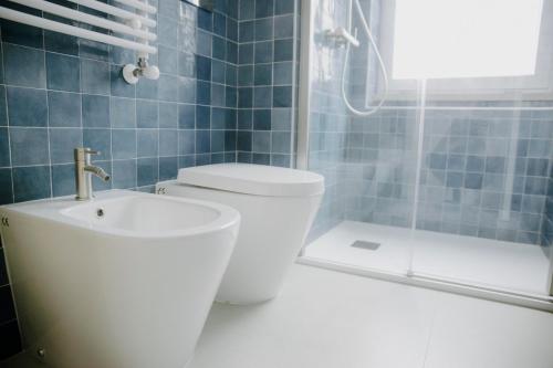 Un baño de PETRARCA17 Guest house a due passi dal mare
