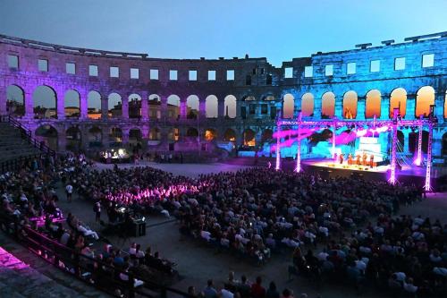 ARENA Sunset, Sea Coloseum View, 2 Rooms free Parking