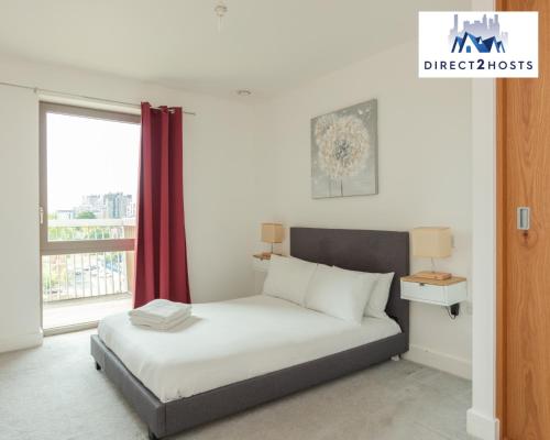 En eller flere senger på et rom på Stylish & Comfy One Bedroom Apartment By Direct2hosts in Great East London location!