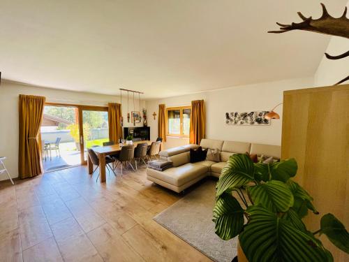 Χώρος καθιστικού στο Reizender Bungalow - mit 120qm - in ruhiger Lage
