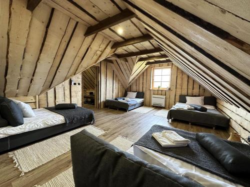 Loft Na Stodole z jaskinią SPA - Osada Jaworzyny