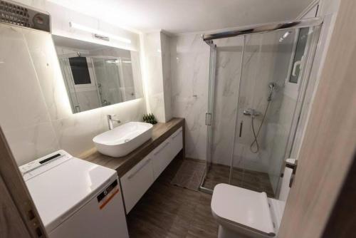 Spacious flat 10min from subway stations (BODA_B3)