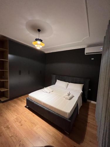 Royal Stay - Image 7