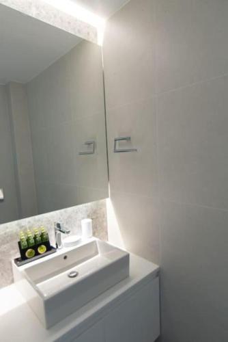 Modern apartment close to Athens city center (Form_F2)