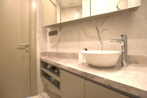 Vonios kambarys apgyvendinimo įstaigoje Excellent Flat w 360 Bosphorus View in Cihangir