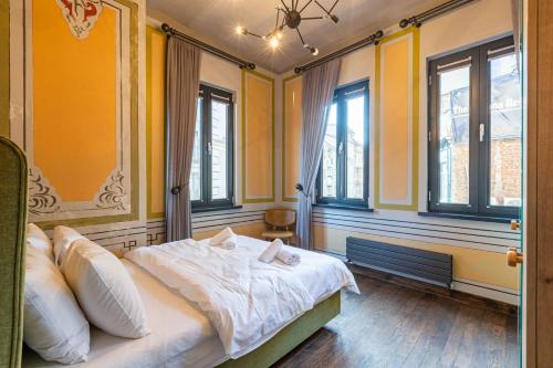 Historical Flat with Hammam near Taksim