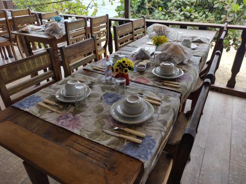 Restaurace v ubytování Pousada Mar Azul