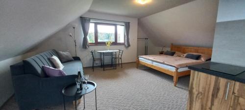 Posteľ alebo postele v izbe v ubytovaní Apartmán v Jámě