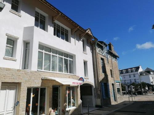 Το κτήριο όπου στεγάζεται  το διαμέρισμα