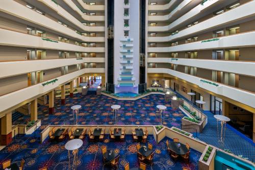 an aerial view of the lobby of a hotel at Capitol Plaza Hotel Jefferson City in Jefferson City