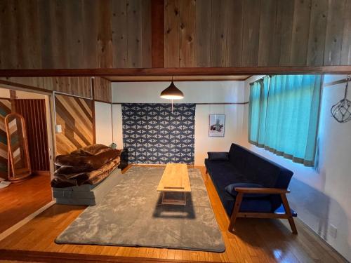 Posezení v ubytování I&I hostel (旅宿酒場 アヤナイ)