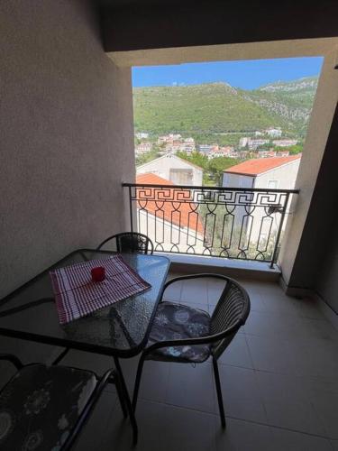Balkoni atau teres di Cozy Montenegro Experience, 50m from the beach