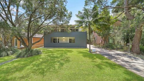 Vườn quanh Hop Skip and Jump To The Beach