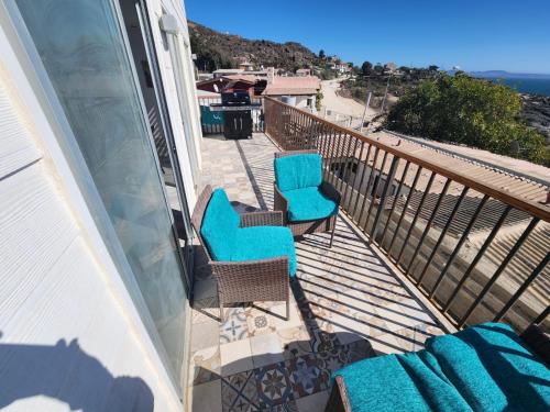 A balcony or terrace at Casa blanca bella vista