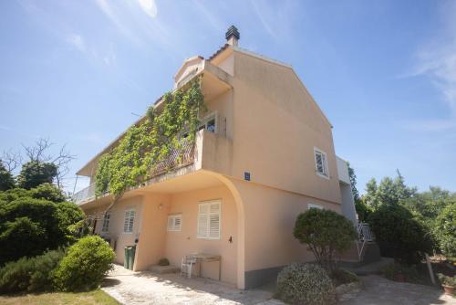 Apartments Near Hangar beach