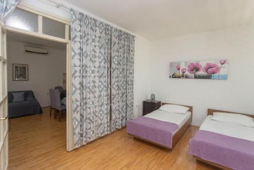 Apartments Near Hangar beach