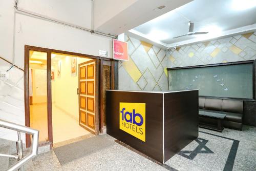 Posezení v ubytování FabHotel F9 NSP - Near Pacific Mall Pitampura