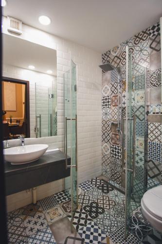 Un baño de Rabbit Hole