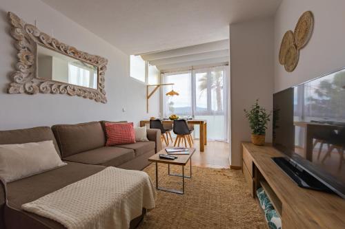 Views, pool & home office - Optic Fibre