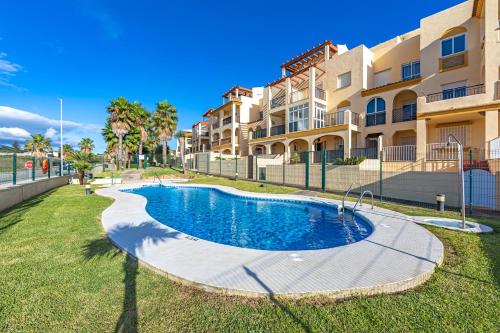 Views, pool & home office - Optic Fibre