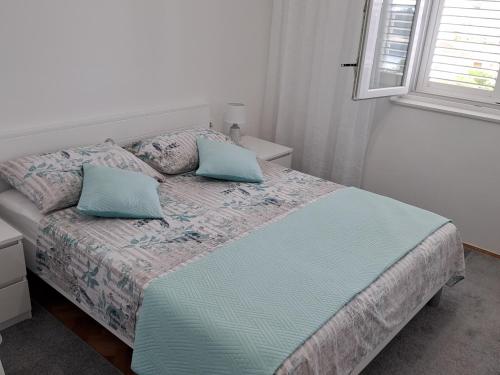 Postel nebo postele na pokoji v ubytování Beach seaview apartment