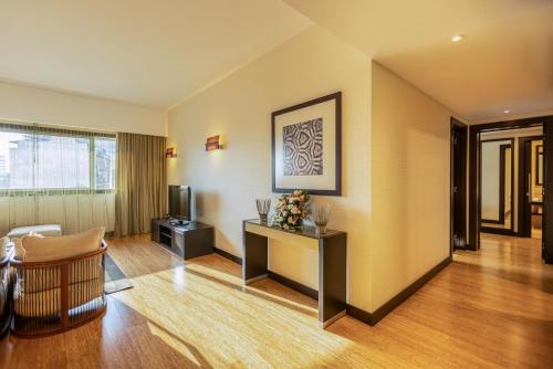  EPIC SANA Luanda Hotel -  Room  picture :   Tea/Coffee maker    Minibar    Bath                           