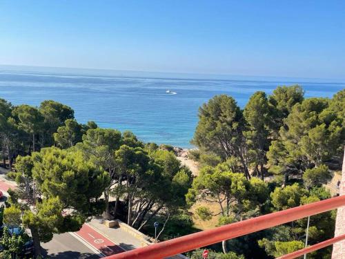 Precioso apto Miami primera linia playa cala de las Sirenas, con WIFI y NETFLIX, adecuado para teletrabajar