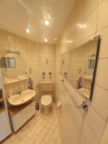 Ένα μπάνιο στο Ferienwohnung Sophia
