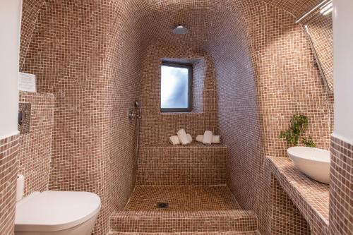 Bilik mandi di Armeni Luxury Villas