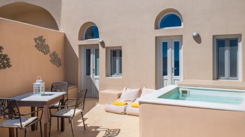 Kolam renang di atau dekat dengan Armeni Luxury Villas