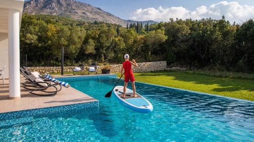 Fotografie z fotogalerie ubytování Stylish villa near Dubrovnik with a swimming pool v destinaci Mlini