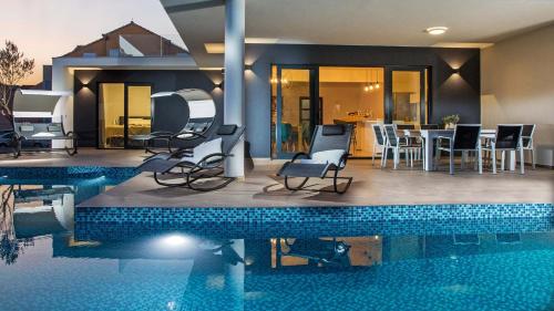 Fotografie z fotogalerie ubytování Stylish villa near Dubrovnik with a swimming pool v destinaci Mlini