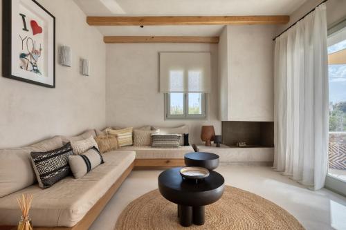 Beachfront 3BR Villa Iremia in Naxos